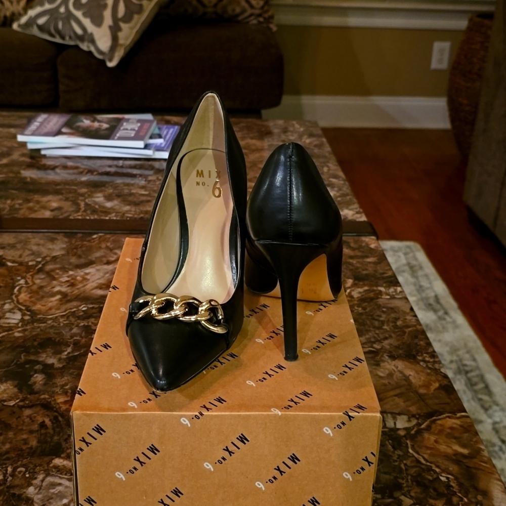 Black heels size 8.5